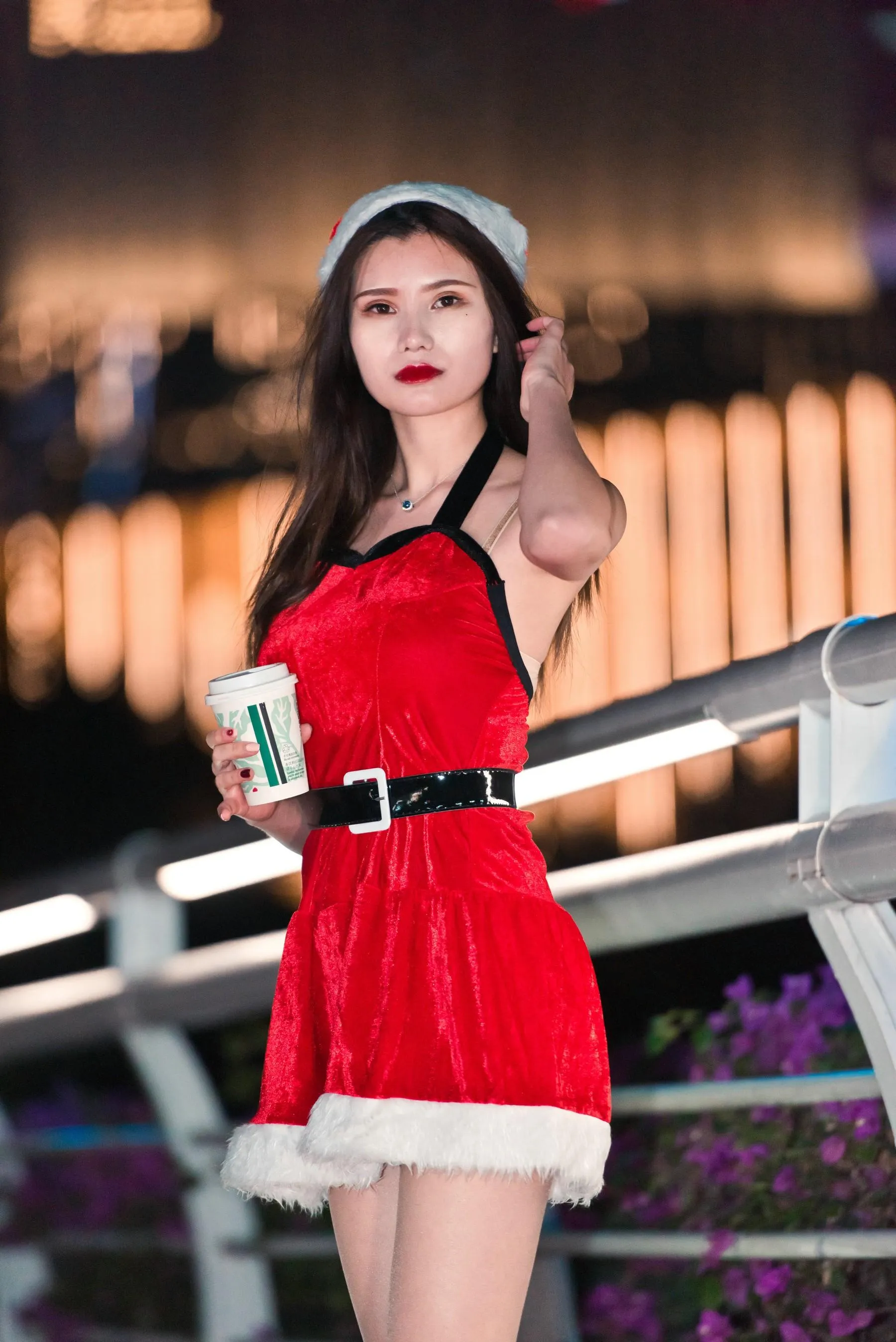 [魔镜街拍] NO.124 寒风中的极品肉丝圣诞美人婷婷 [224P]插图1